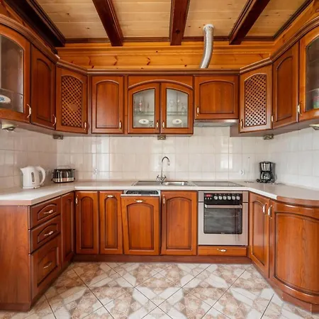 Large And Comfortable With A Terrace *