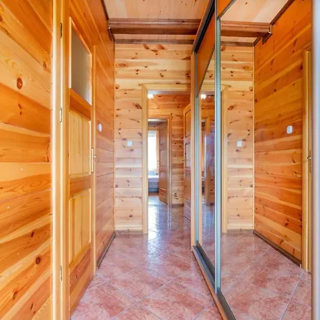 Дом отдыха Large And Comfortable With A Terrace Боболин